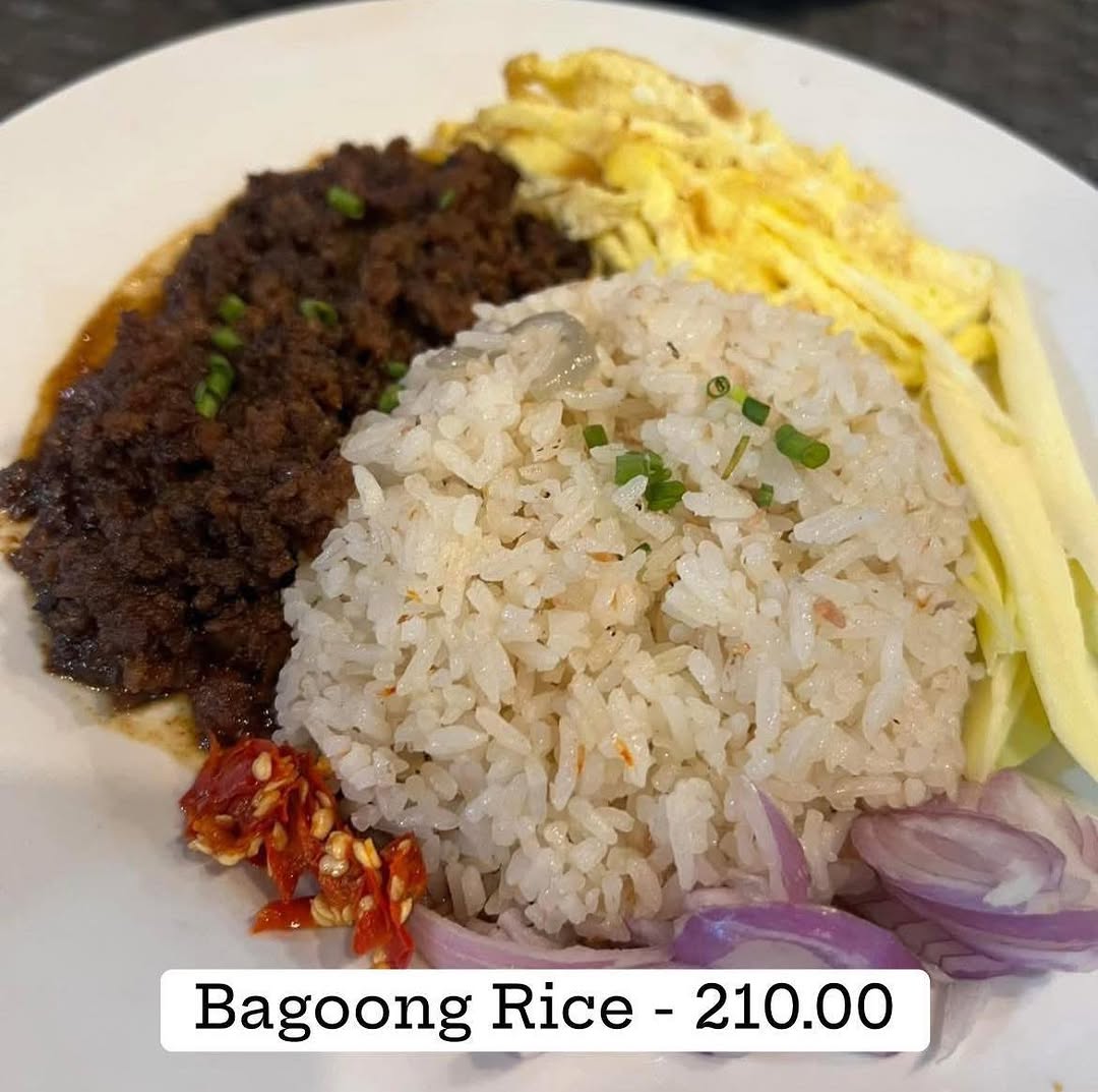 Phad Thai Pacita — fresh dishes ready to serve on reopen day